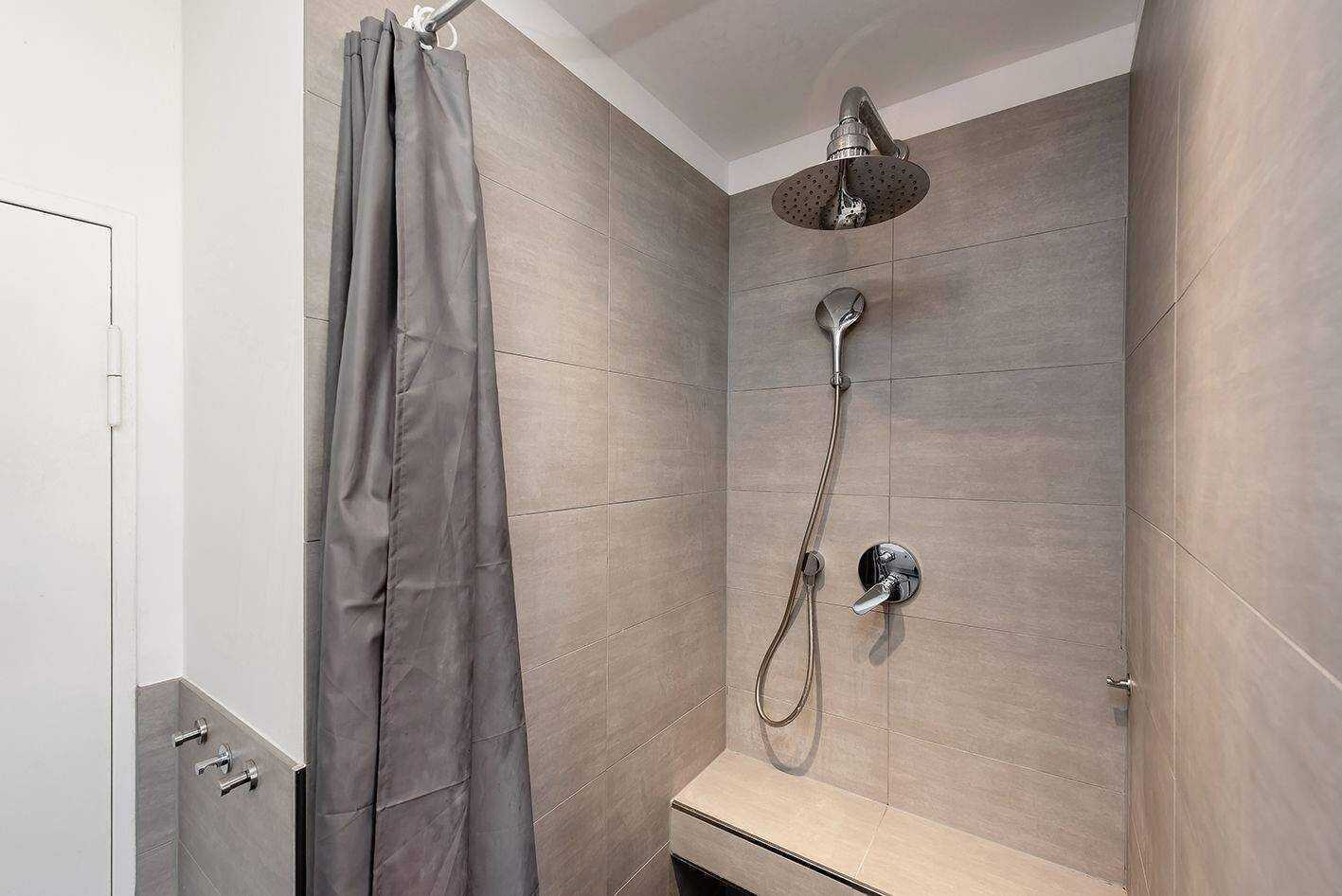 Bezugsfreie 2 Zimmer Doppelbalkon Wohnung provisionsfrei dicht Kudamm zu verkaufen – Berlin – Vorschaubild 4