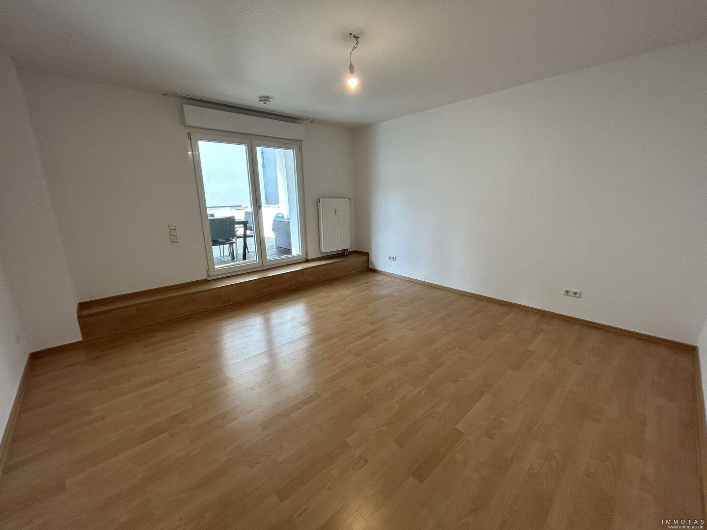 ZUR MIETE: 2-Zimmer-Wohnung mit Einbauküche und Dachterrasse – Saarbrücken – Vorschaubild 3