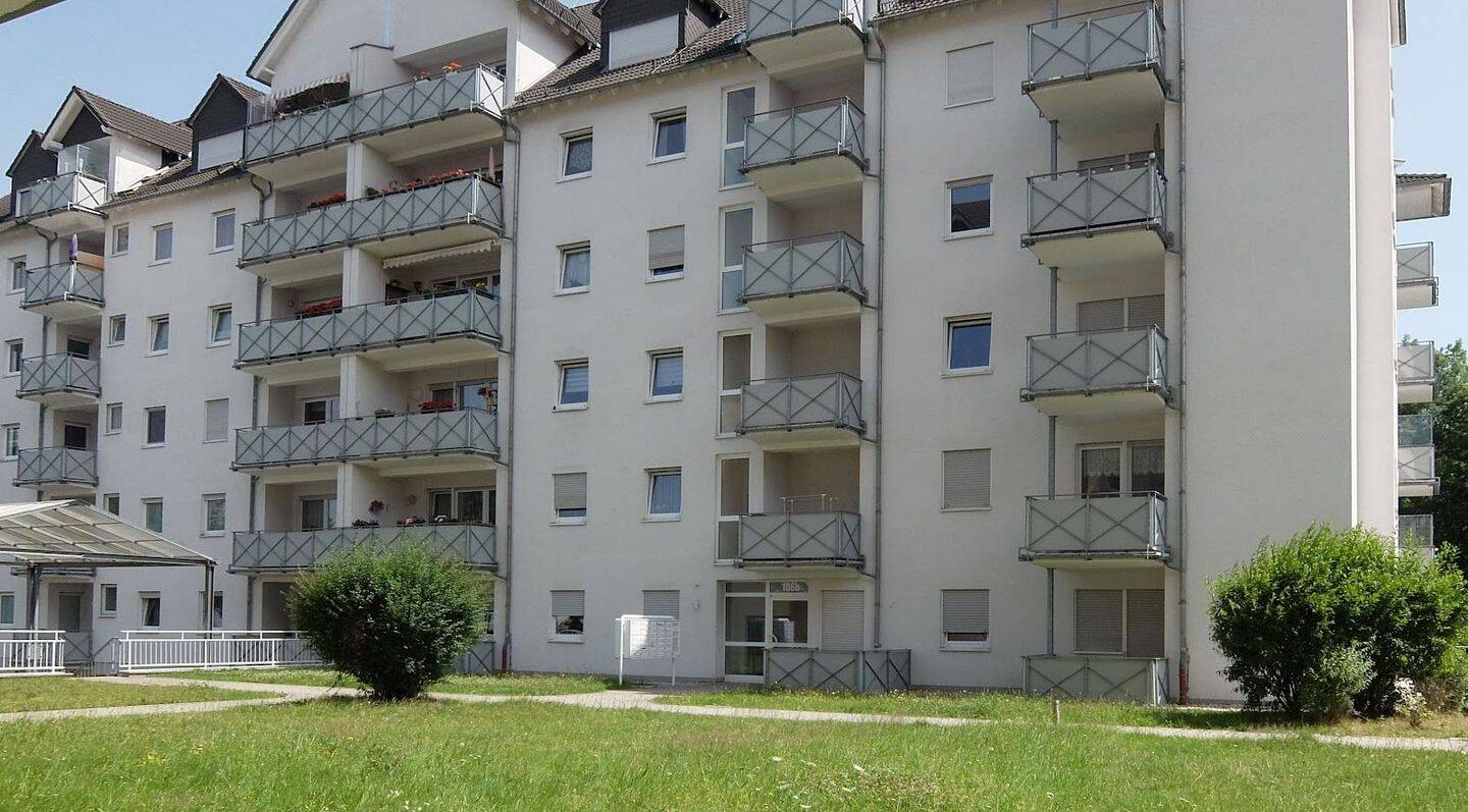 Studis & Azubis aufgepasst: Coole Bude mit Einbauküche + Balkon – Chemnitz – Vorschaubild 2