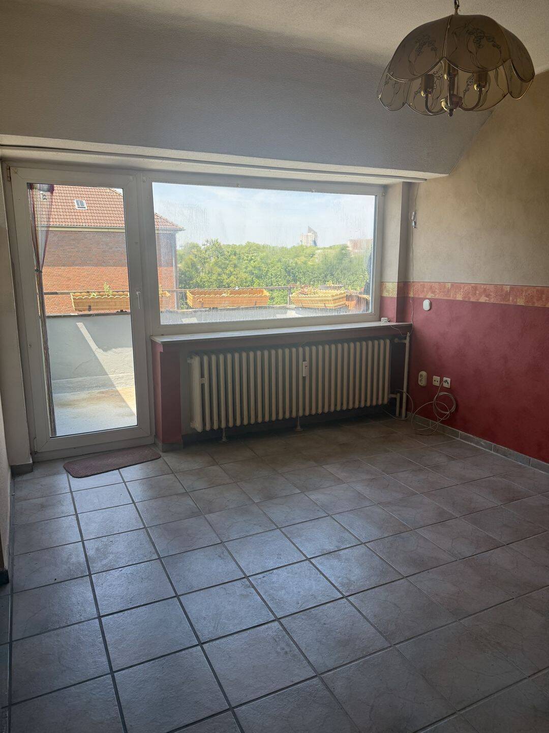 Charmante Dachgeschosswohnung mit Dachterrasse – Köln – Vorschaubild 6
