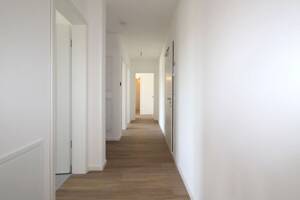 Großzügige 4 Zimmer mit EBK, 2 Bädern und großem Westbalkon! – 4179 Leipzig – Vorschaubild 7