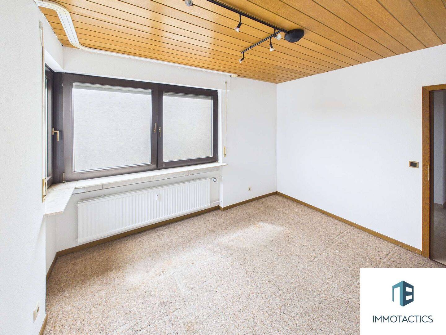 Großzügige 3-Zimmer-Wohnung mit zwei Loggien, Carport, Keller und viel Potenzial in Mainz-Hechtsheim – Mainz – Vorschaubild 7