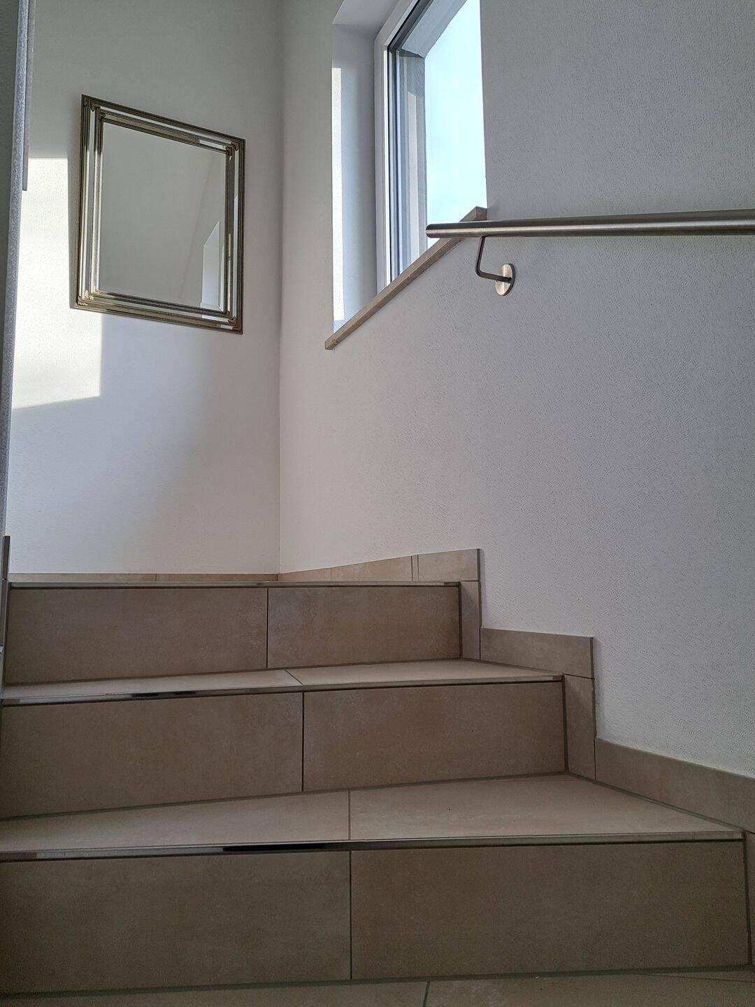 Möblierte 2 Zimmer, Maisonetten-Dachgeschosswohnung mit Dachterrasse, inkl. Nebenkosten – München – Vorschaubild 8