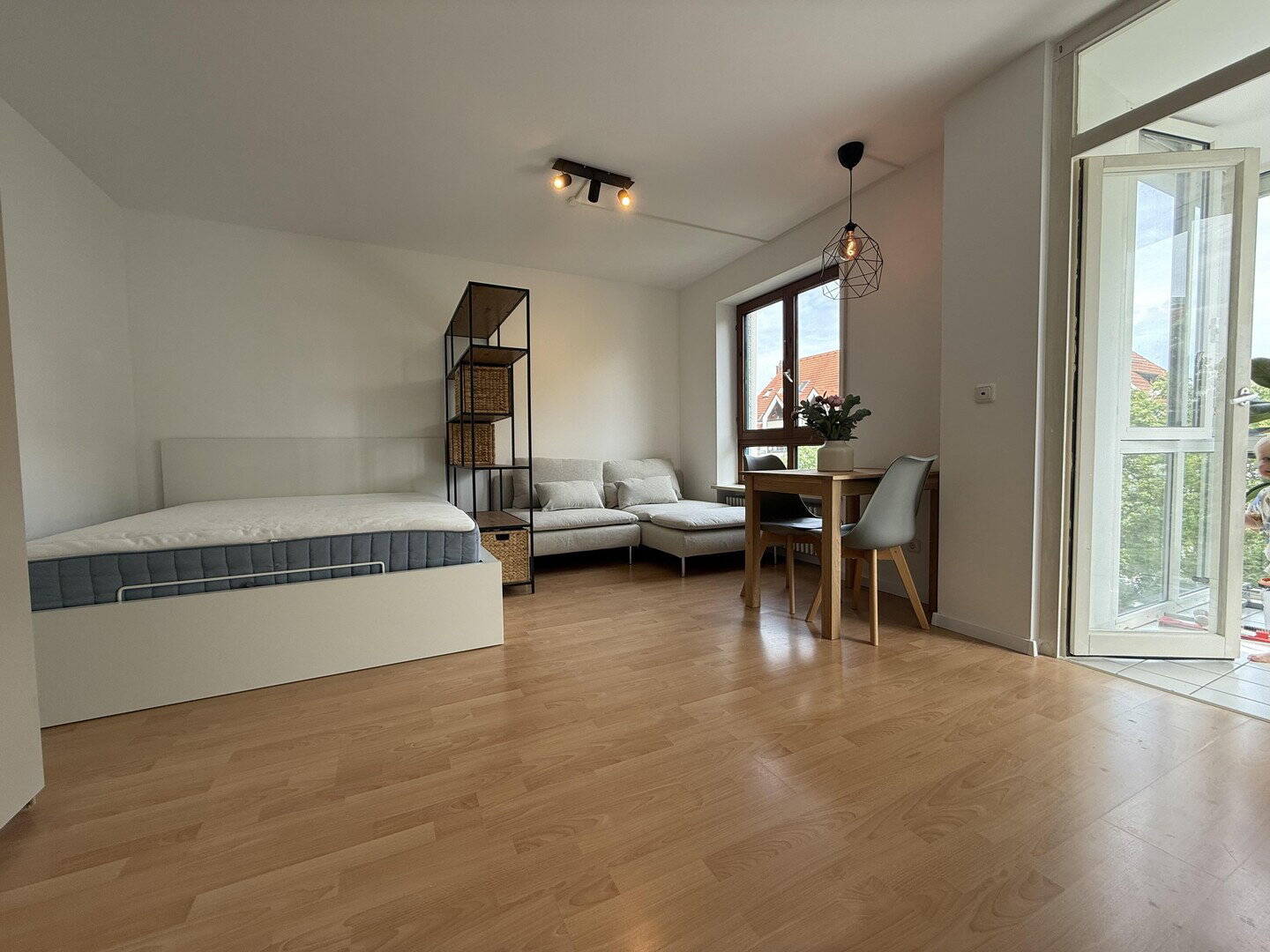 1-Zi.-Wohnung Univiertel, Erstbezug, TG, Loggia, möbliert, inkl. Spül& Waschmaschine, NK & Internet