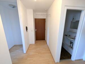 Schöne helle 2-Zimmer Wohnung im herzen von Neugereut – 70378 Stuttgart – Vorschaubild 3