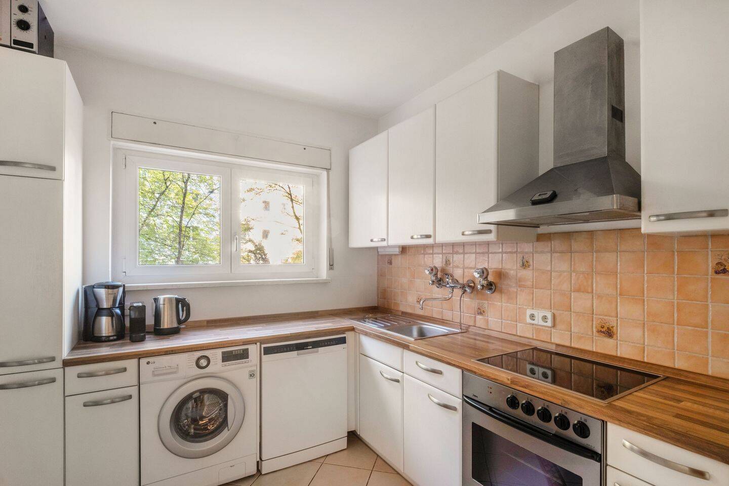 2-Zimmer-Wohnung mit 2 Balkonen nahe Kurfürstendamm – Berlin – Vorschaubild 2