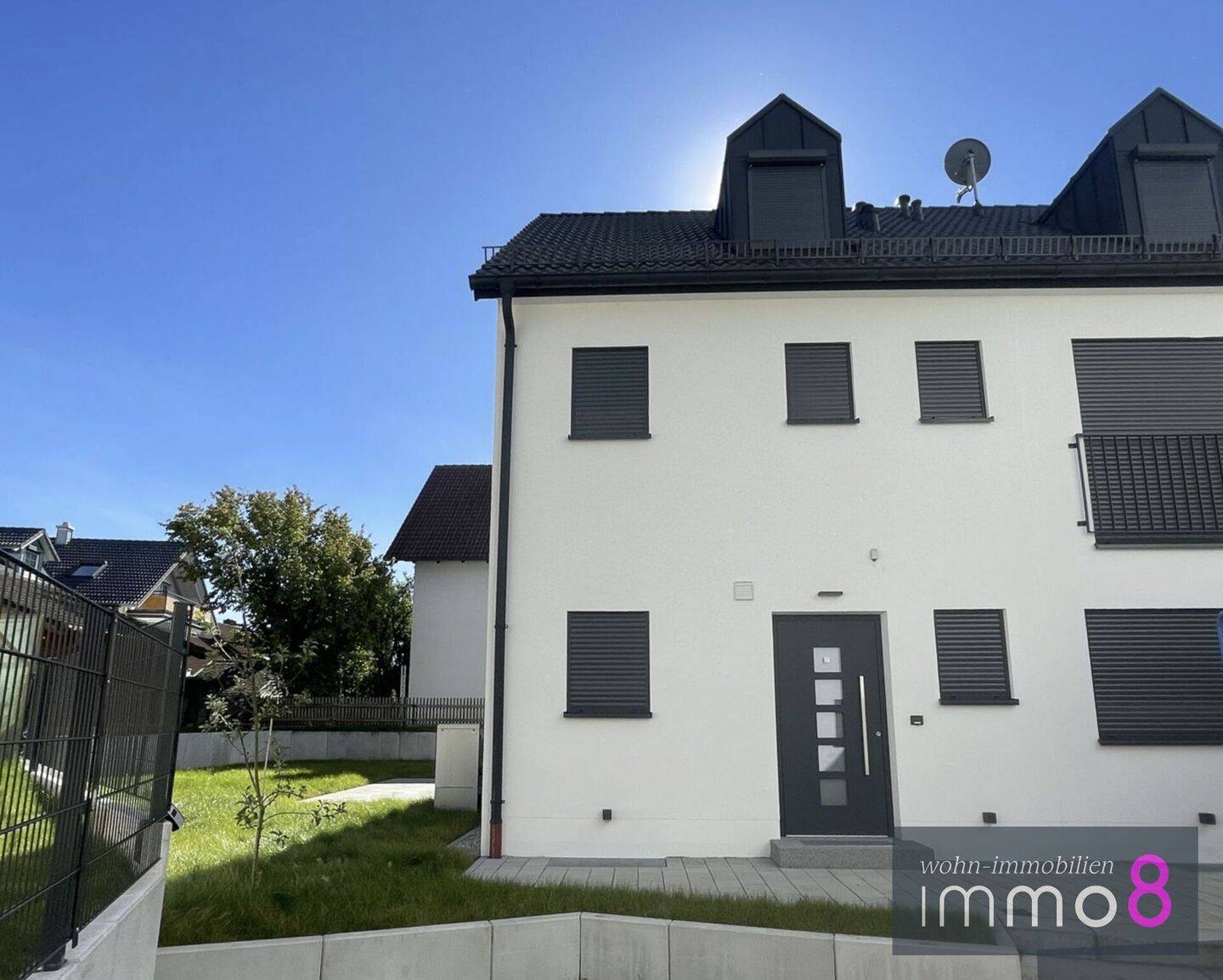 Letztes von 3 Reihenhäusern! Sichern Sie sich Ihr Traumhaus Ankommen - Wohlfühlen - Zuhause sein - – Mammendorf – Bild 1 von 9