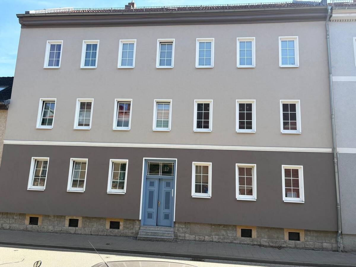 Exklusives Mehrfamilienhaus in Bestlage von Erfurt-Hochheim - voll vermietet mit Garten & Pool – 99094 Erfurt – Bild 1 von 5