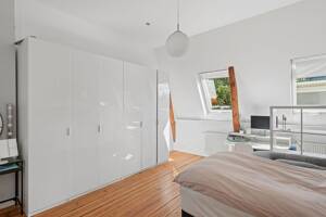 Elegante Endetagenwohnung in prachtvoller Altbauvilla, idyllische Bestlage: in nur 400m zur Alster – 22085 Hamburg – Vorschaubild 9