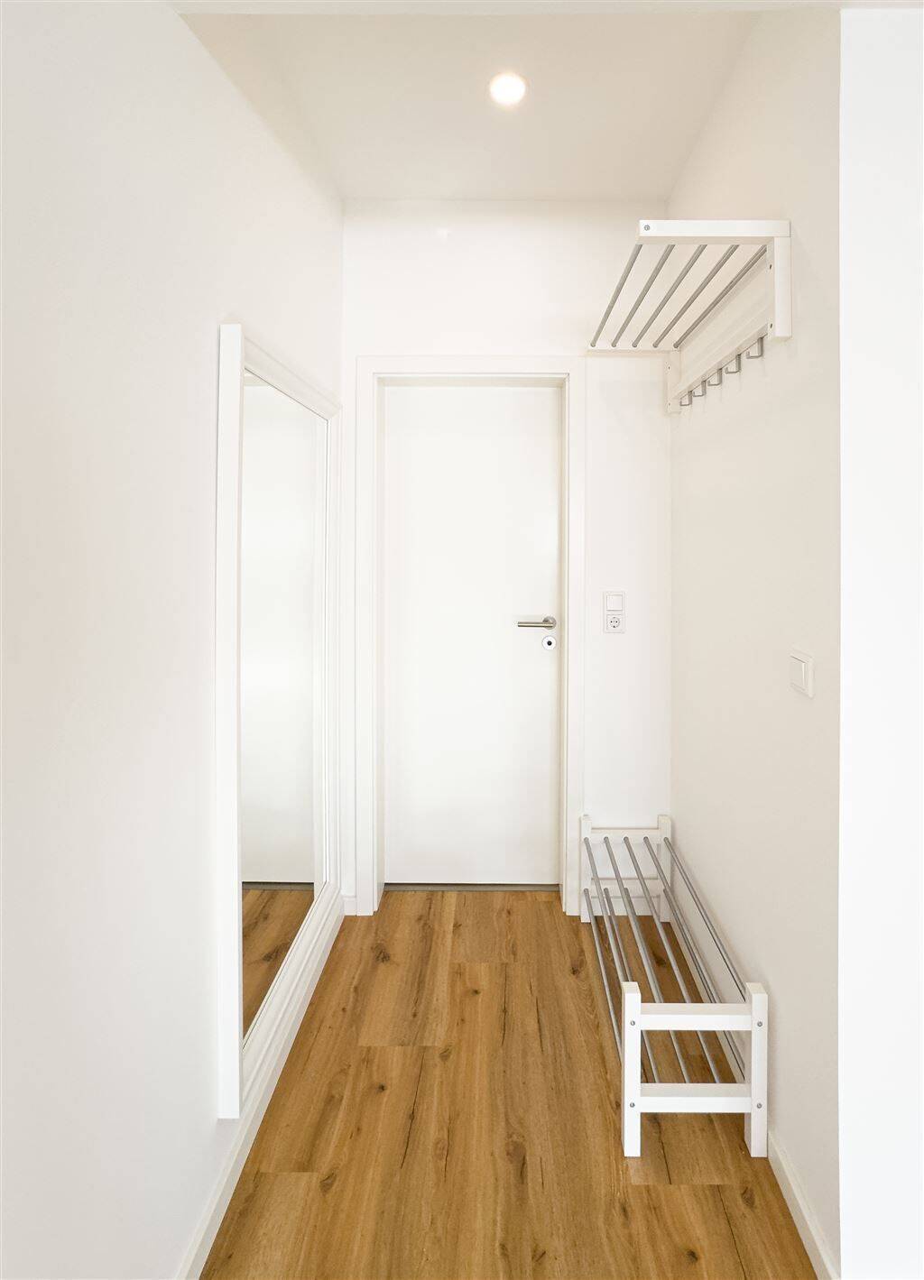 Voll möbliertes 2-Zimmer-Apartment mit Garten – Düsseldorf – Vorschaubild 3