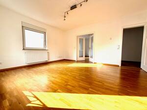 Als Anlage: schöne 4 Zimmer Hochparterre Wohnung mit Garage in S- Bad Cannstatt – 70374 Stuttgart – Vorschaubild 7