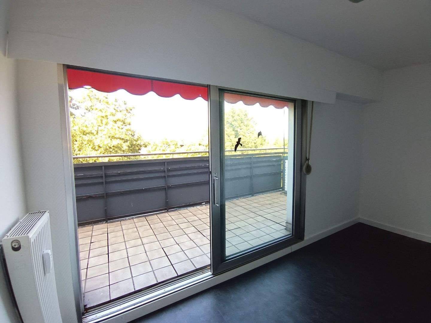 Krefeld-City, Ostwall 71 - 2 Zimmer-Wohnung im 5.OG mit 2 Balkonen und Aufzug für max. 2 Personen zum zeitnahen Einzug !! – Krefeld – Vorschaubild 9