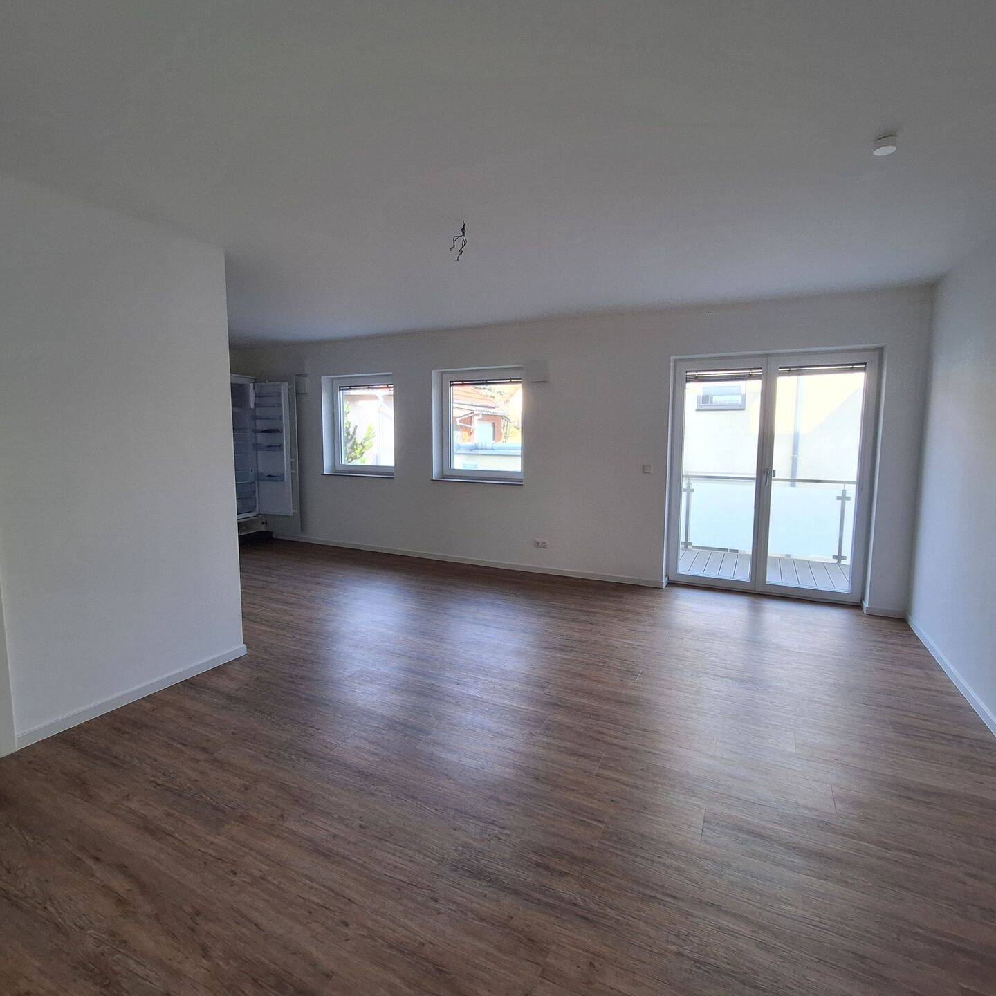 Helle 2-Raum-Wohnung mit Balkon und moderner Einbauküche – Jena – Vorschaubild 6