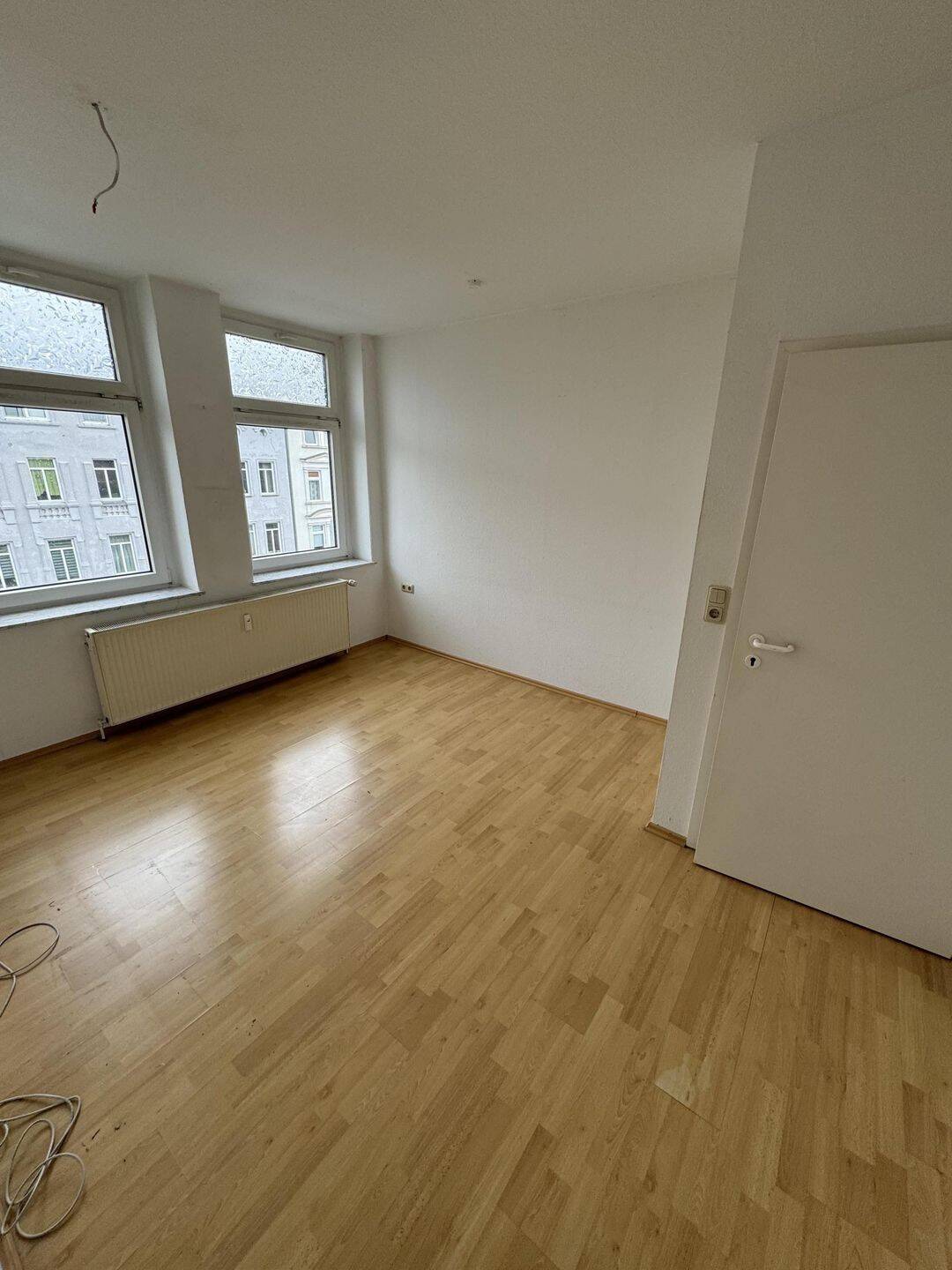 WG taugliche 2-R-Wohnung in MD-Sudenburg san. Altbau; im 2.OG 43² mit EBK .zu vermieten . – Magdeburg – Vorschaubild 3