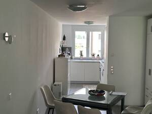 Solider und neuwertiger Sachwert aus 2016. Als Kapitalanlage und für später planen? – 70372 Stuttgart – Vorschaubild 3
