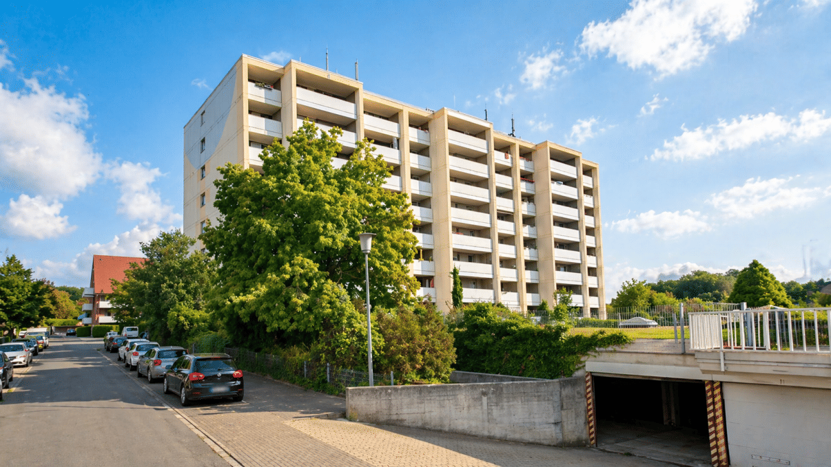 Etagenwohnung mit Balkon ++ Erstes OG ++ TG-Stellplatz opt. ++ Aufzug
