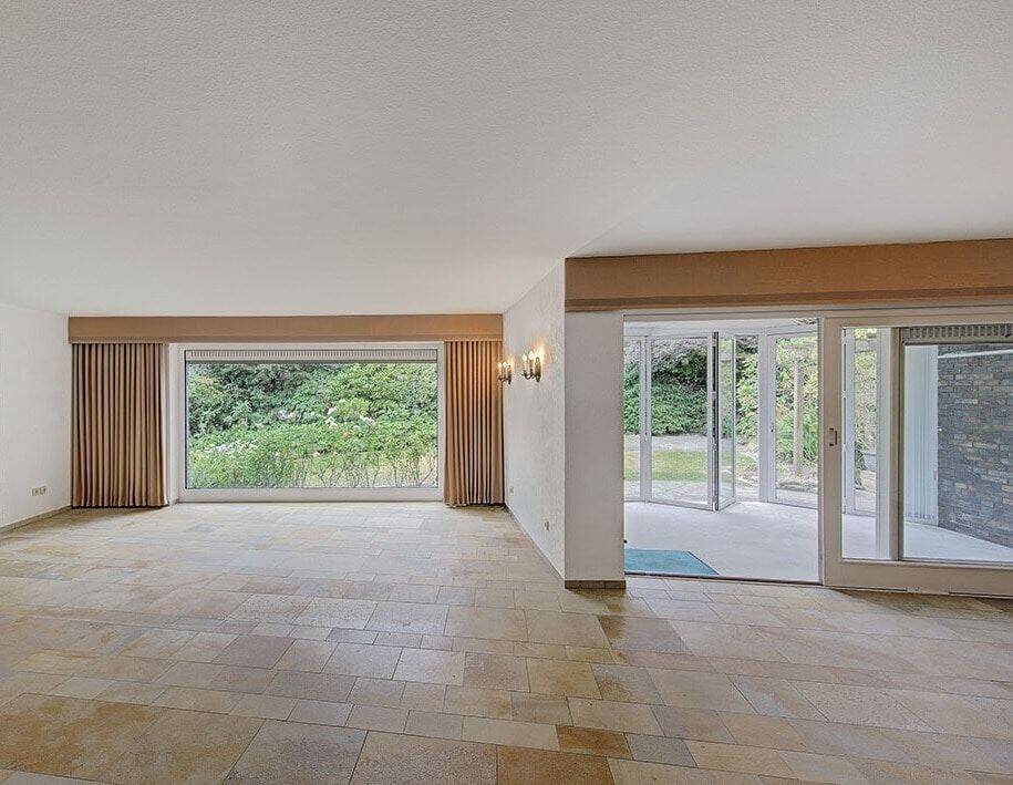 RE-Nord! Freistehendes und großzügiges Architekten-Einfamilienhaus mit zwei Garagen auf schönem Eckgrundstück – Recklinghausen – Vorschaubild 3