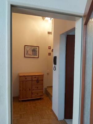 Lichtdurchflutete Dachgeschosswohnung mit Charme & Balkon in Spielstraße in Innenstadtnähe – 65195 Wiesbaden – Vorschaubild 2