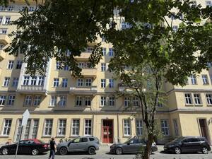 Gut vermietete 3-Zimmer-Wohnung im Henselmannbau, unweit dem Strausberger Platz ***Lift***Wannenbad***