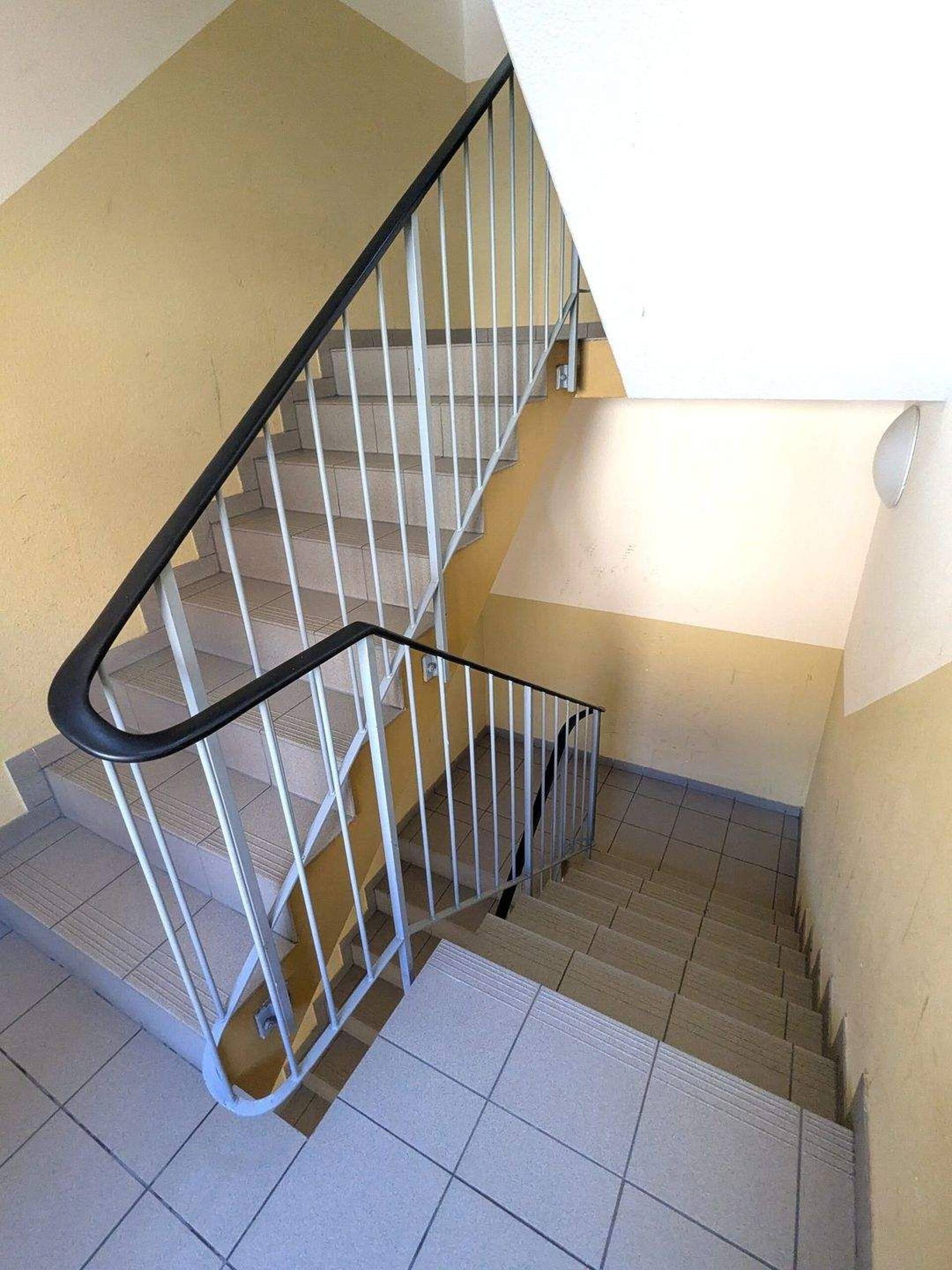 Dachgeschosswohnung in 07749 Jena mit 28 m² kaufen