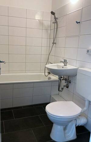 Für die ganze Familie: geräumige 5-Zimmer-Wohnung – 1069 Dresden – Vorschaubild 9