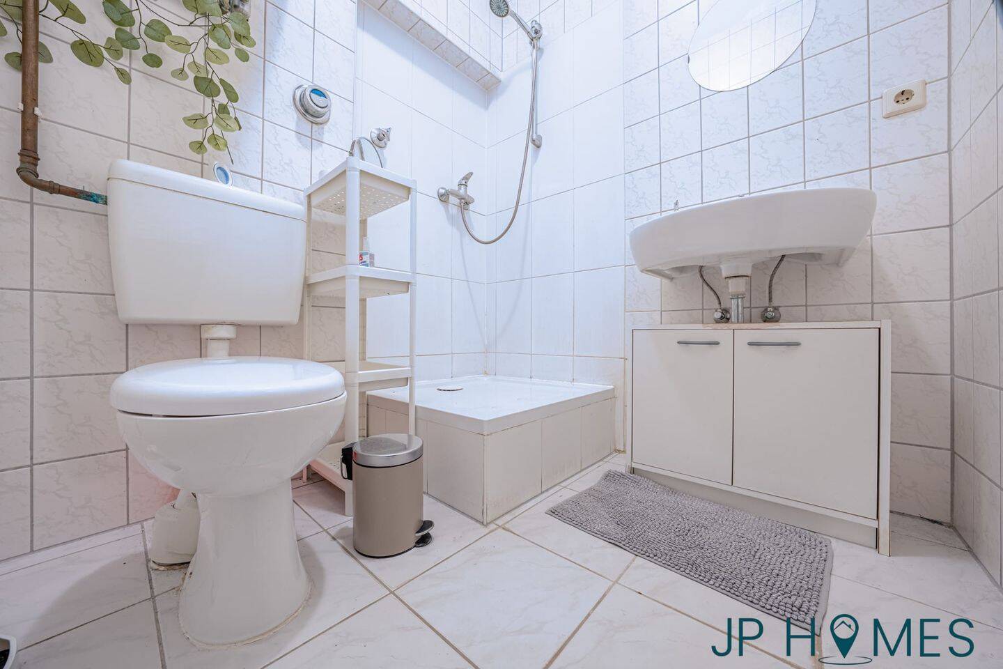 Altbau-Charme in Rudow: 3 Zimmer, bezugsfrei, 2,84m Deckenhöhe & Garage, Top-Anbindung dank U7 – Berlin – Vorschaubild 4