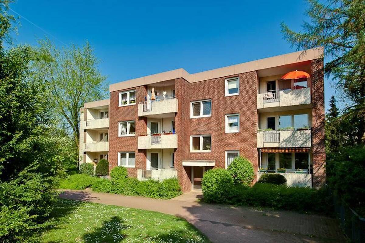 Großzügig geschnittene 3 Zimmerwohnung mit Balkon zu vermieten (WBS) – 33605 Bielefeld – Bild 1 von 5