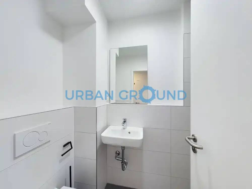 Möbliertes Privatzimmer mit Bad und Balkon in einer gemischten 6-Personen-Wohnung – Berlin – Vorschaubild 4