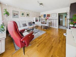 Wohnen mit Weitblick - modernisierte 3-Zimmer-Wohnung mit Süd-Balkon in Kolbermoor – 83059 Kolbermoor – Vorschaubild 2