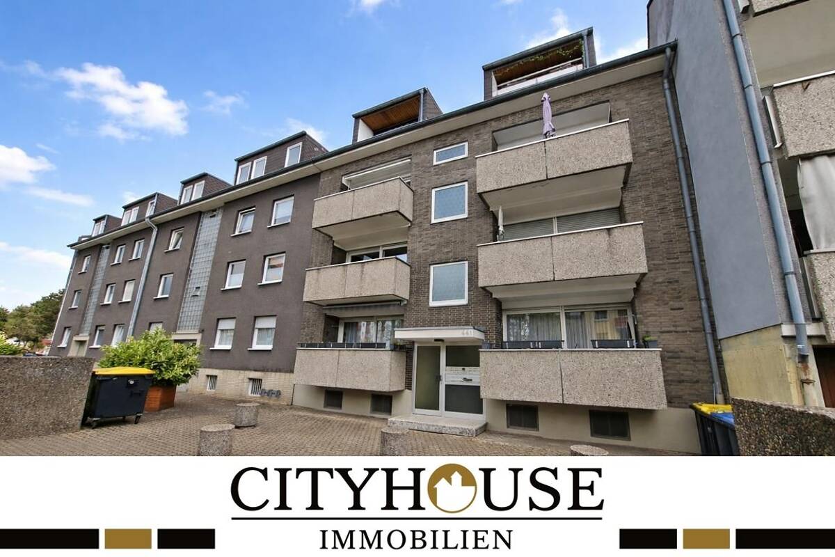 CITYHOUSE: Gute Kapitalanlage 2 Zimmer Wohnung solide vermietet mit Balkon, Keller in zentraler Lage – 51067 Köln – Bild 1 von 9