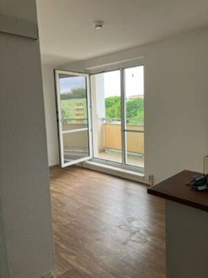Citylife & Chill: 3-Zimmer-Wohnung mit Balkon zum Durchatmen – 3042 Cottbus – Vorschaubild 3