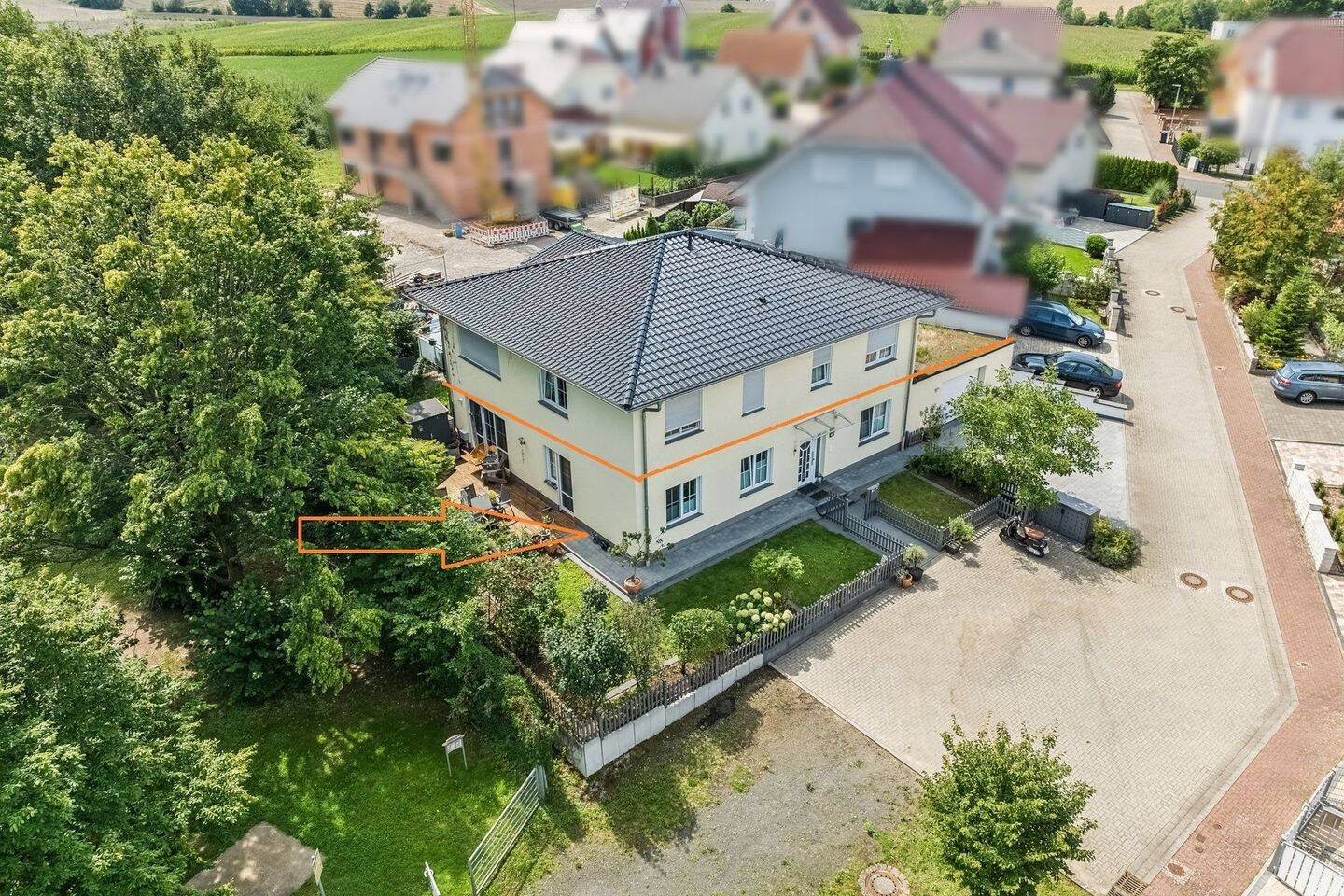 Attraktive Erdgeschosswohnung mit eigenem Garten und Terrasse für Ihr Wohlfühlambiente – Büdingen – Bild 1 von 9