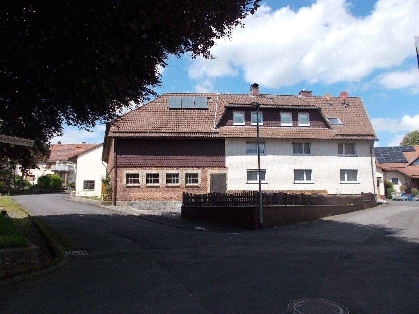 Familienhaus mit Nebengebäuden in Grebenhain-Hartmannshain – Grebenhain – Vorschaubild 2