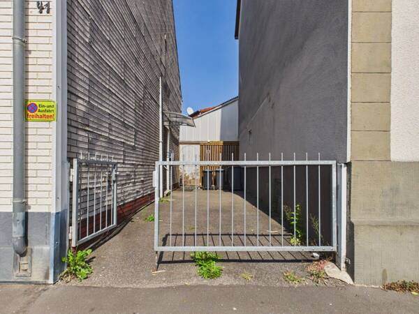 Mehrfamilienhaus in 51107 Köln mit 110 m² kaufen