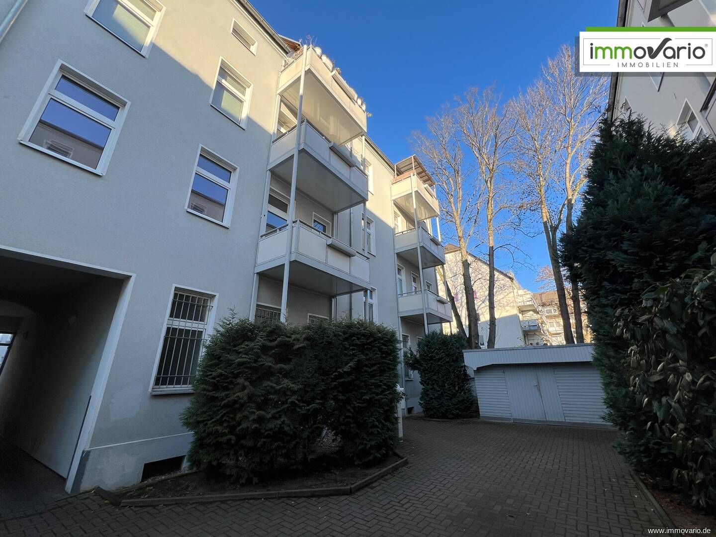 Einfache 3-Raum-Wohnung mit Balkon, Tageslichtbad, Wanne & Dusche, Abstellraum. Stellplatz möglich