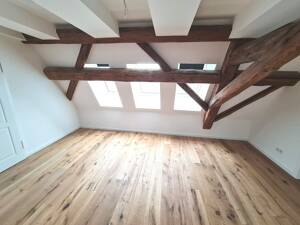 Moderne helle Dachgeschosswohnung mit Einbauküche, Stellplatz – 7743 Jena – Vorschaubild 4