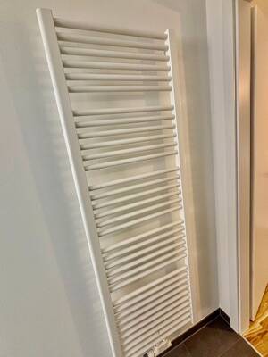 3 Zimmer mit Einbauküche, Tageslichbad, Gäste-WC, Keller und Lift – 65189 Wiesbaden – Vorschaubild 9
