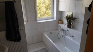 Möbliertes Zimmer in Ulm mit Balkon und Münsterblick - Wohnen auf Zeit Ulm – 89077 Ulm – Vorschaubild 6