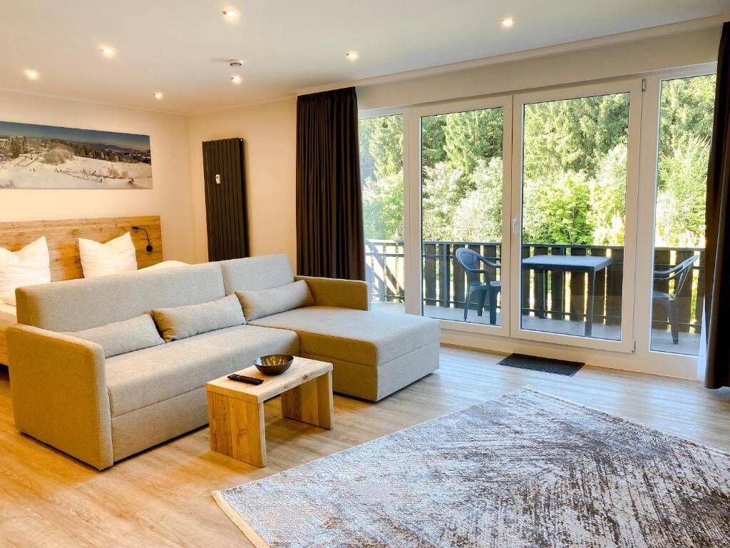 1-Zimmer Design Studio am Skiliftkarussell mit touristischer Vermietungserlaubnis – Winterberg – Vorschaubild 2