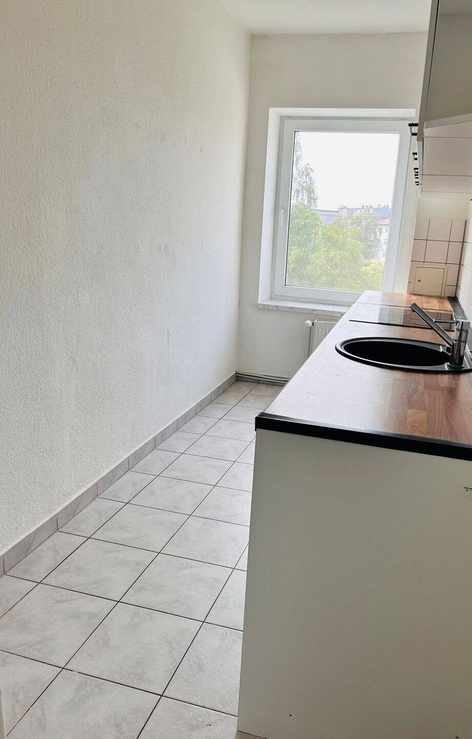 3-Raum-Wohnung mit Tageslichtbad m. Badewanne u. Dusche sowie EBK – Stralsund – Vorschaubild 4
