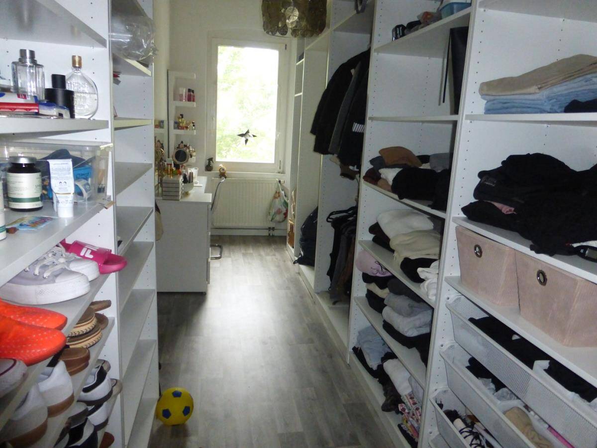 ALTBAU-LIEBHABER AUFGEPASST! Hübsche, heimelige 6 ZW im 2. OG mit Balkon zum Hinterhof nördlich des Wöhrder Sees. – Nürnberg – Vorschaubild 7