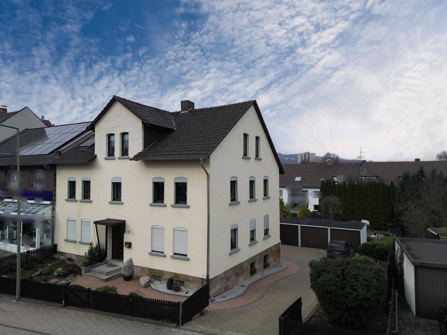 Großes Einfamilienhaus mit Einliegerwohnung, 3 Garagen und Herkulesblick in Kassel! – Kassel – Vorschaubild 2