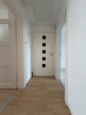 Attraktive 2,5 Zimmer Dach- Wohnung in traumhafter Lage – 97082 Würzburg – Vorschaubild 4