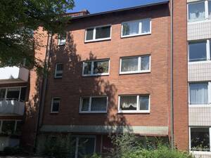 Klassisches Rotklinker-Mehrfamilienhaus in Hamburg Barmbek-Süd