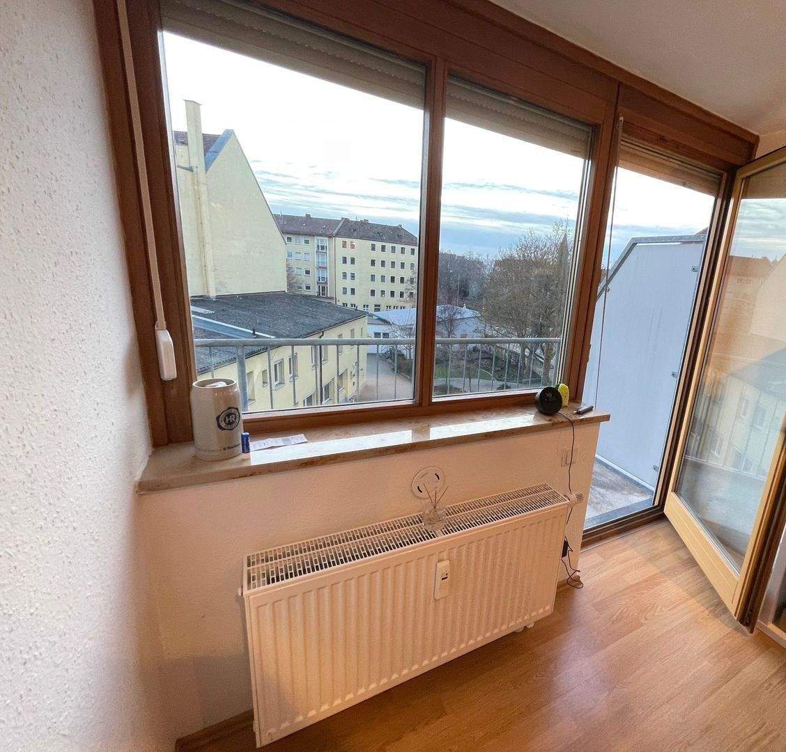 Neu! Nbg. Zentrum! Außergewöhnliche u. gut geschnittene Maisonette-Wohnung (3.OG-DG) mit sonnigem Süd-Balkon & Aufzug und TG-Stellplatz! – Nürnberg – Vorschaubild 5