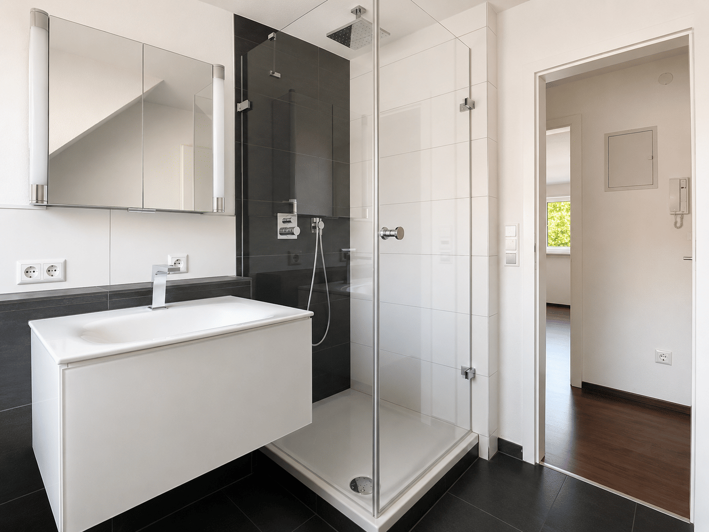 Charmante 3-Zimmer-Dachgeschosswohnung mit traumhafter Aussicht über Uhlbach – Stuttgart – Vorschaubild 7