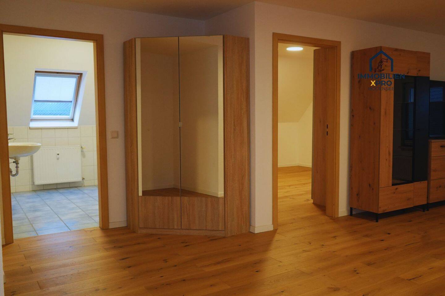 2-Zimmer-Dachgeschosswohnung mit Einbauküche und Garage in Stockach-Hindelwangen