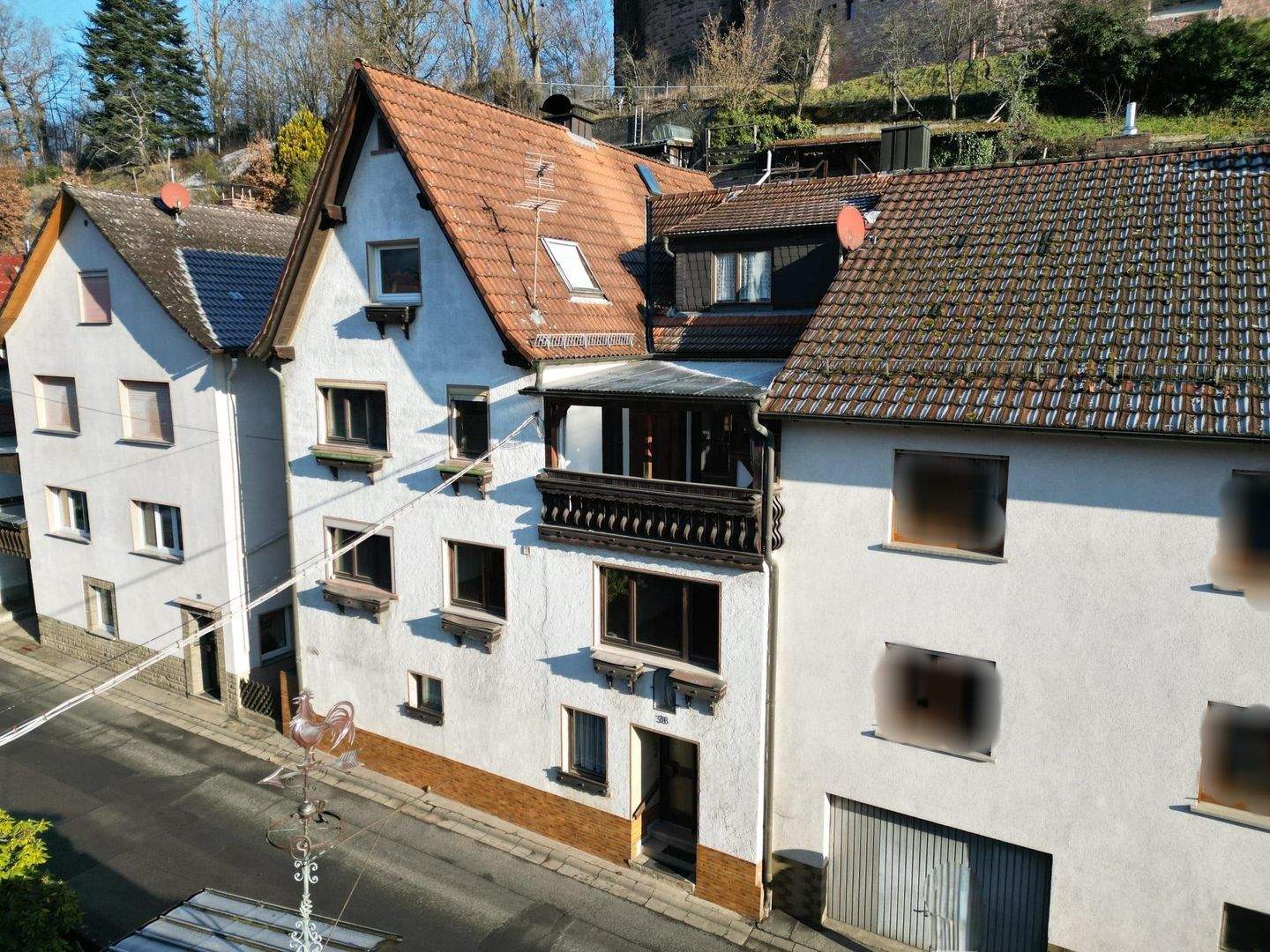 Am Fuße der Burg Rieneck - Wohnhaus mit viel Potenzial – Rieneck – Bild 1 von 9