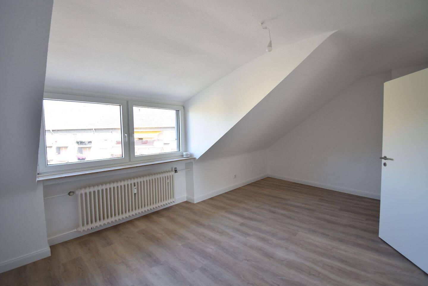 Renoviert! Bezugsfreie 2-Zimmer-Whg in MG