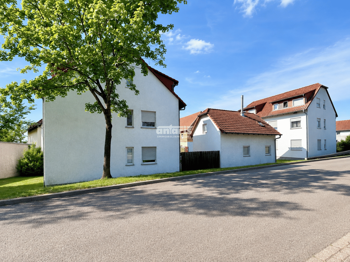 antaris Immobilien GmbH **Familiengeeignete 3-Zi.-Wohnung im EG - langfristig vermietet**